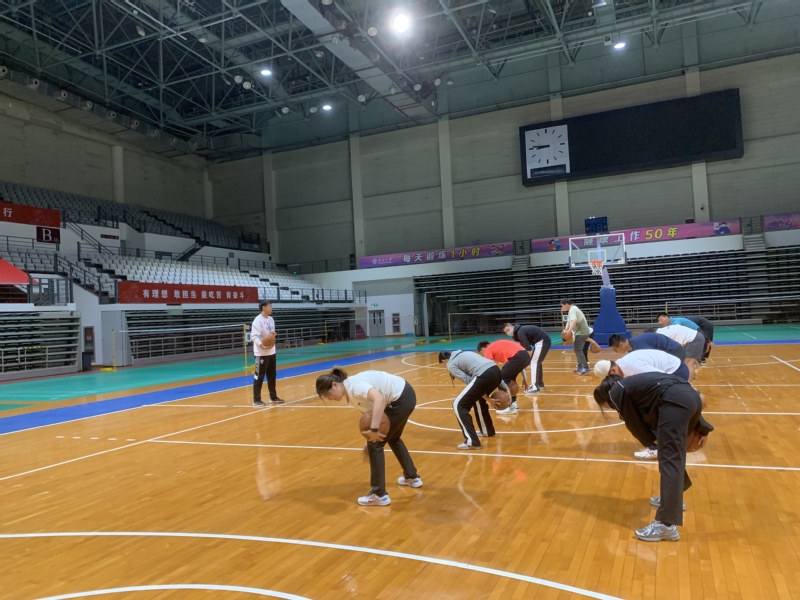 记者：恩德里克1月租借去里昂，正筹备搬家但皇马告知先等等