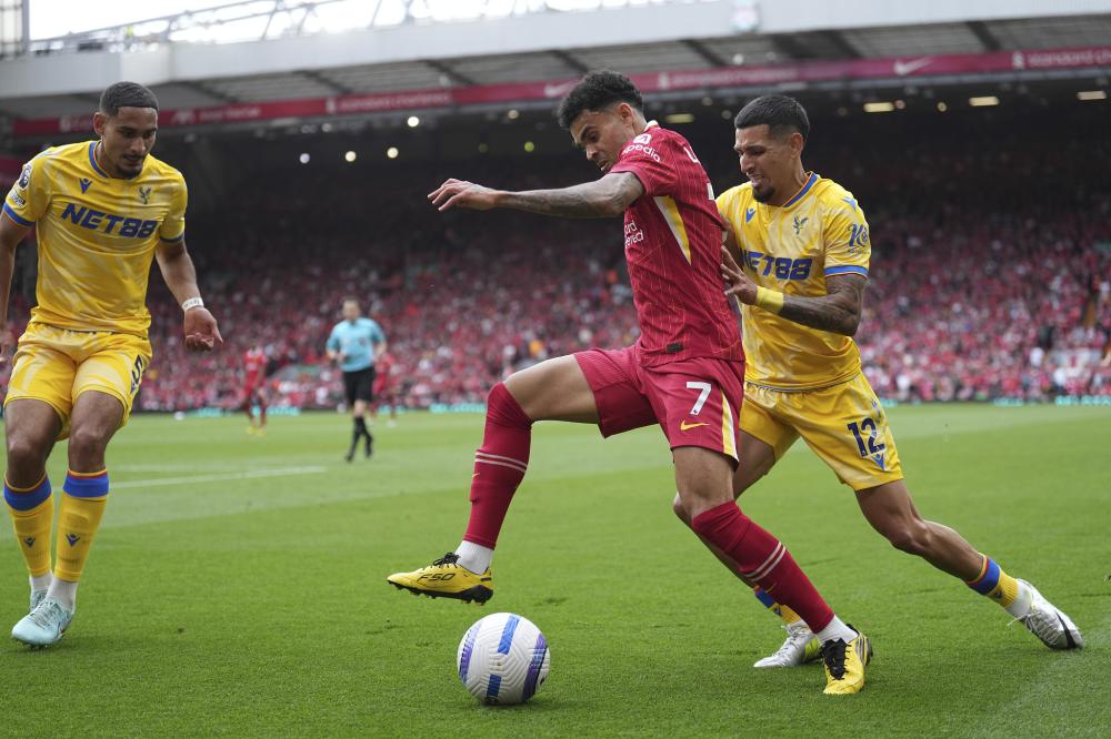 萨尼亚选择内马尔为自己最难对付的对手，廷贝尔选择梅西